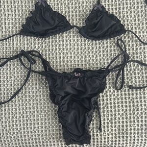 437 Bikinis Black Ruffle Bikini Set